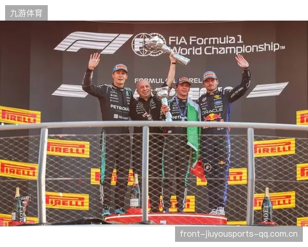 F1车手首次夜战表现惊艳，赛评盛赞